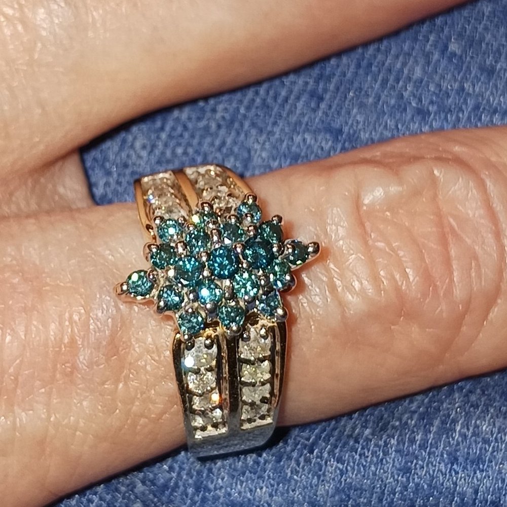 Womens 14K Yellow Gold Blue & White Diamond 1 cttw Cluster Ring Band Size 8